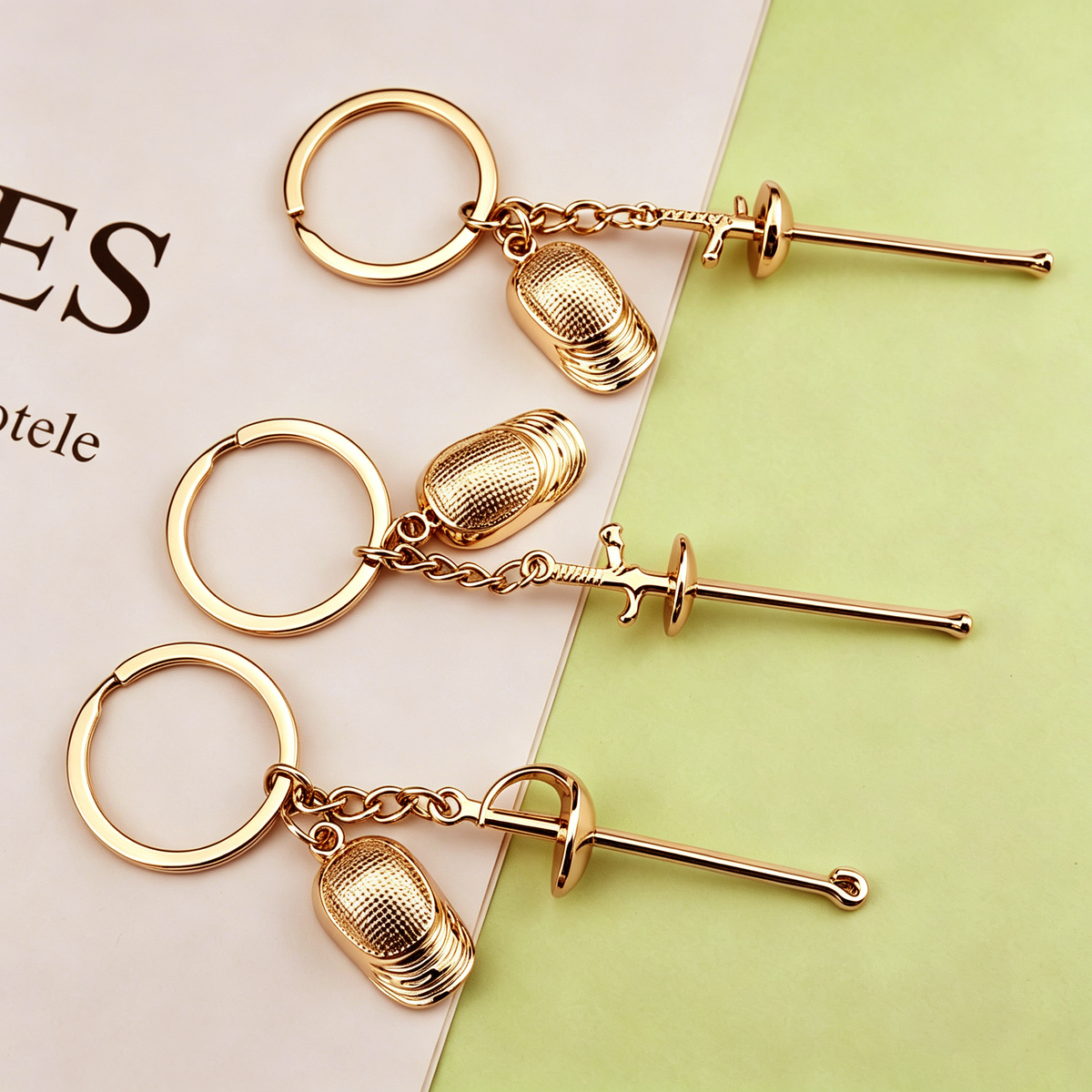 LEONARK Fencing Keychain Souvenir Present for Fencing Sport Fans Gifts for Fencer (Gold)