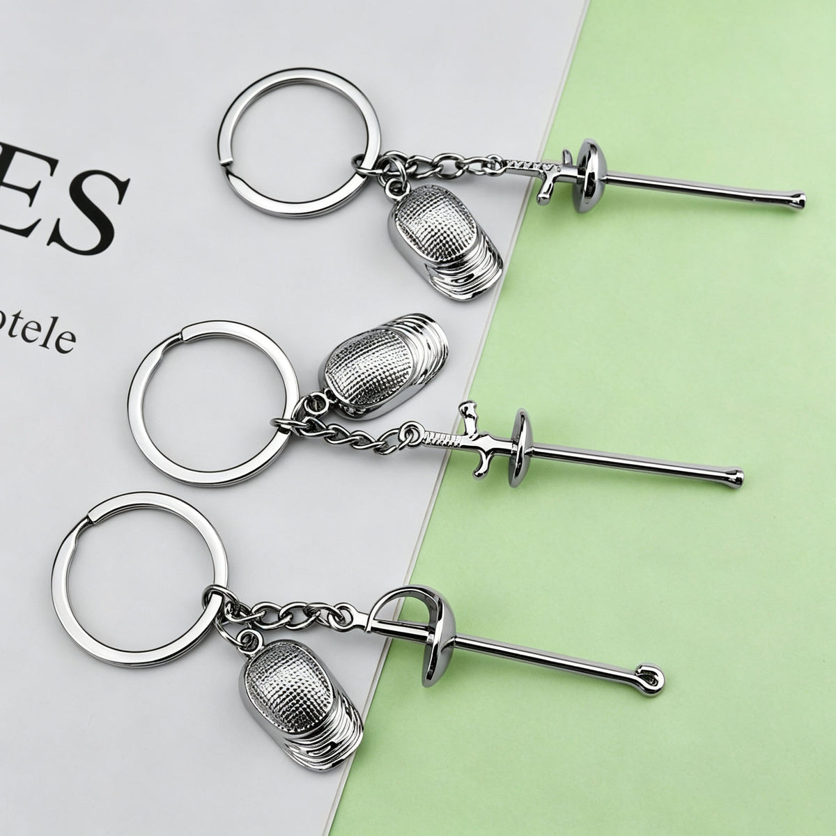 LEONARK Fencing Keychain Souvenir Present for Fencing Sport Fans Gifts for Fencer (Silver)