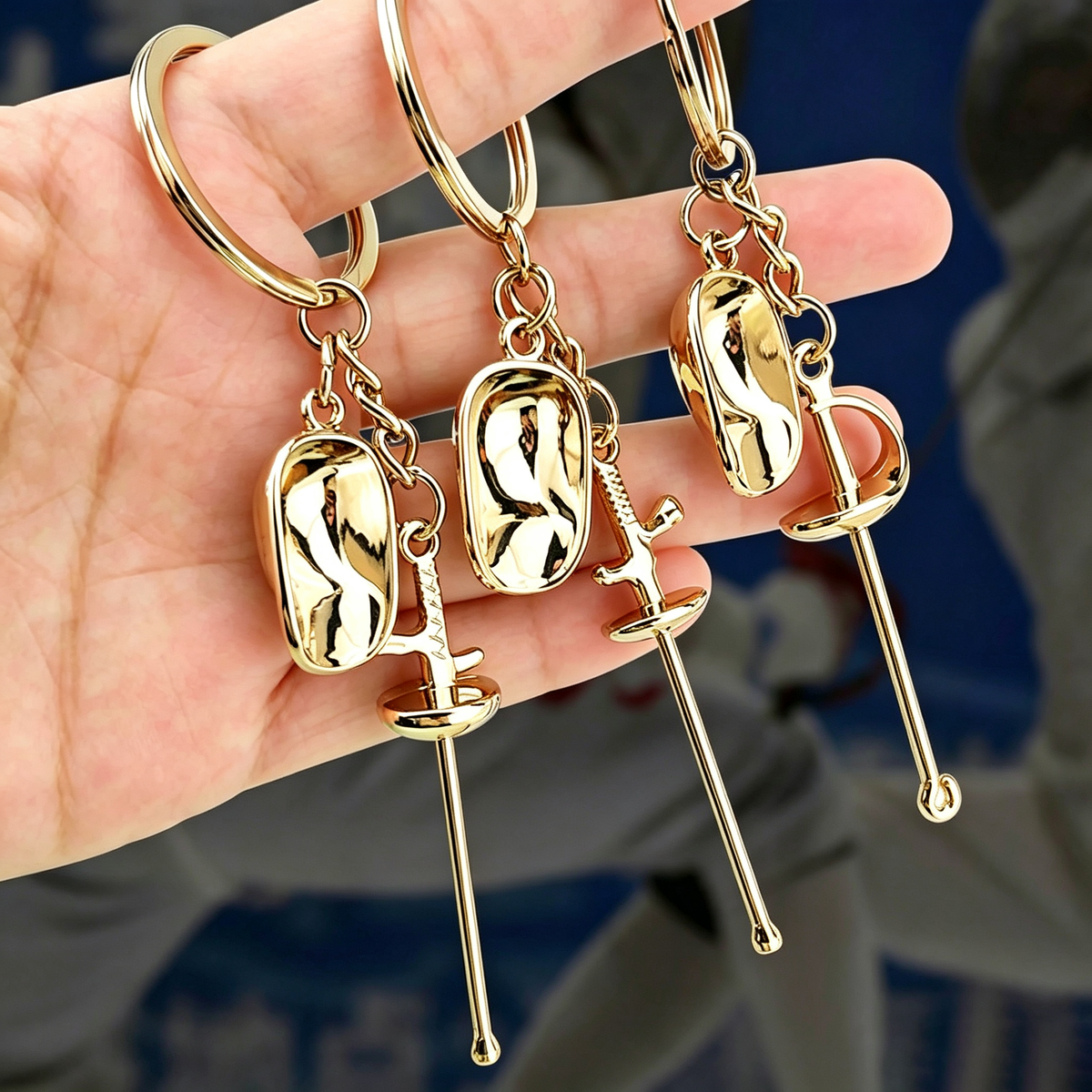 LEONARK Fencing Keychain Souvenir Present for Fencing Sport Fans Gifts for Fencer (Gold)