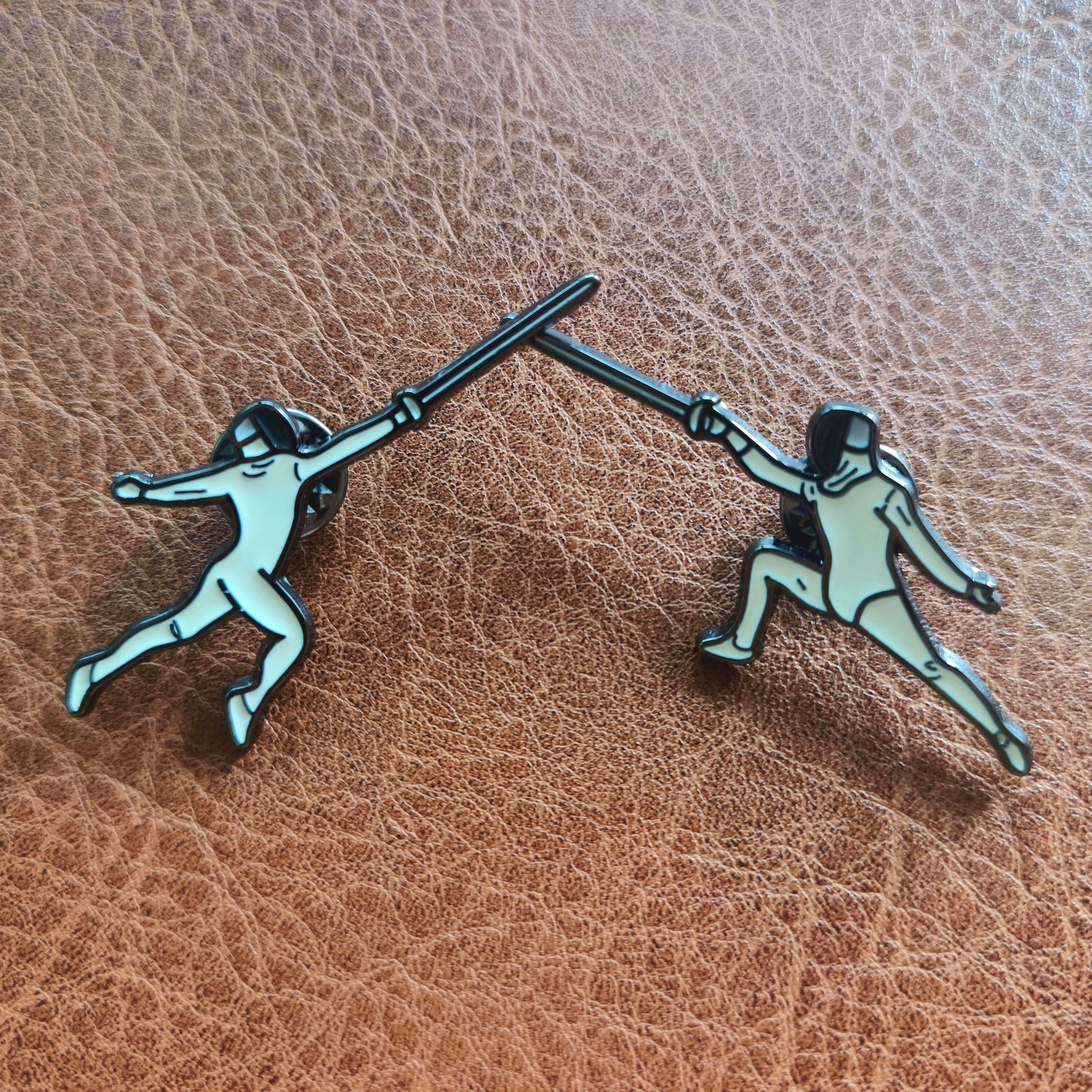 LEONARK Fencing Brooch Breastpin Ornament Decorative Buckle - Gift Present for Saber Epee and Foil Fencer - Souvenir for Fencing Sport Fans